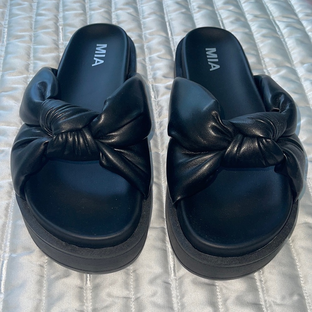 Mia sandals, black 7 1/2